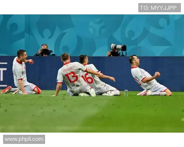 优雅滑跪足球明星展现非凡技艺与运动魅力的完美结合 优雅滑跪足球明星展现非凡技艺与运动魅力的完美结合