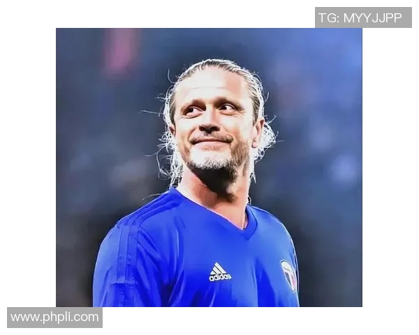 回顾法国足球历史上的传奇明星与他们的辉煌成就 回顾法国足球历史上的传奇明星与他们的辉煌成就