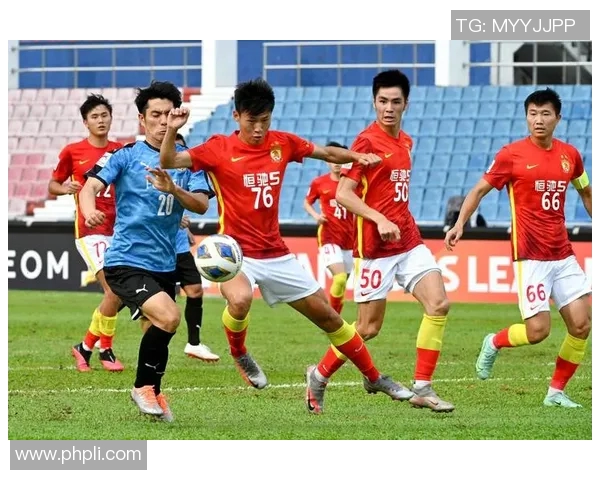 广州足球队在邀请赛中的战术表现分析与评价探讨 广州足球队在邀请赛中的战术表现分析与评价探讨