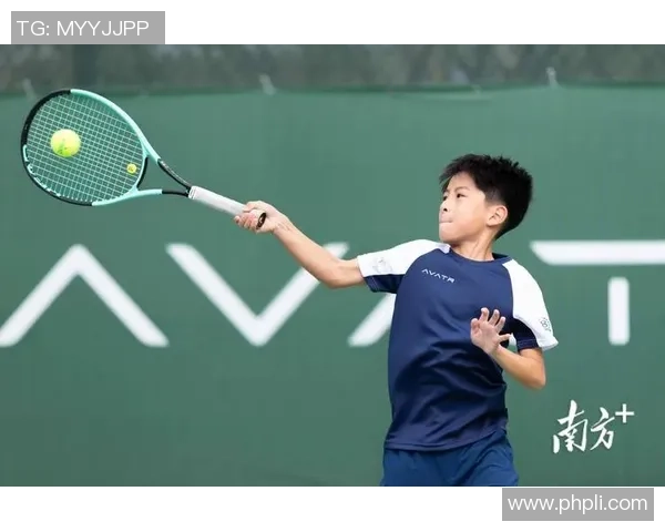 深圳网球队的默契配合与战术探讨聚焦网球的未来发展与挑战 深圳网球队的默契配合与战术探讨聚焦网球的未来发展与挑战