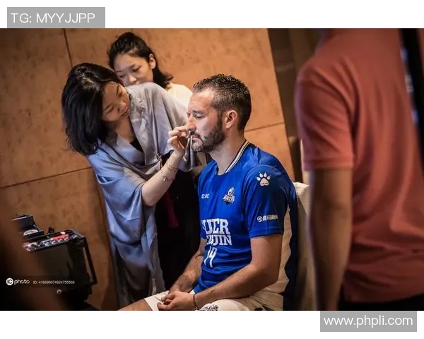 足球明星妆容大揭秘轻松学会打造球场风采的化妆教程与示范图片 足球明星妆容大揭秘轻松学会打造球场风采的化妆教程与示范图片