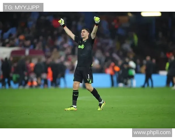 足球明星大马丁的精彩瞬间与职业生涯回顾照片集锦 足球明星大马丁的精彩瞬间与职业生涯回顾照片集锦