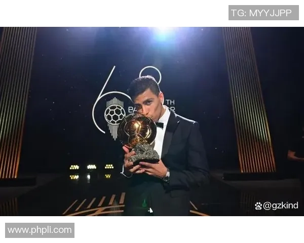 足球明星的奢华生活背后是否隐藏着情感的浮华与真诚的爱情 足球明星的奢华生活背后是否隐藏着情感的浮华与真诚的爱情