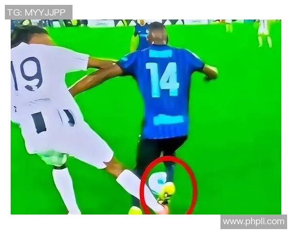 黑粉疯狂袭击足球明星引发舆论风波球迷反应不一引发社会关注 黑粉疯狂袭击足球明星引发舆论风波球迷反应不一引发社会关注